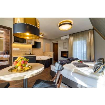 Bryll Deluxe Lakosztály