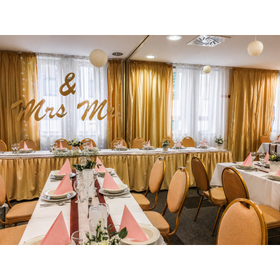 Famulus Business Hotel****